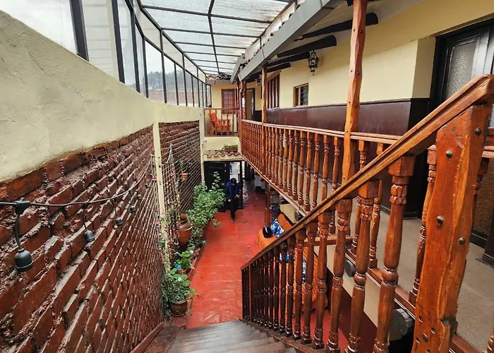 Plaza Amankay Hotel *